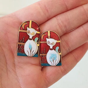 Vintage Enamel Cloisonne White Cat In Window W/ Moon Earrings Red